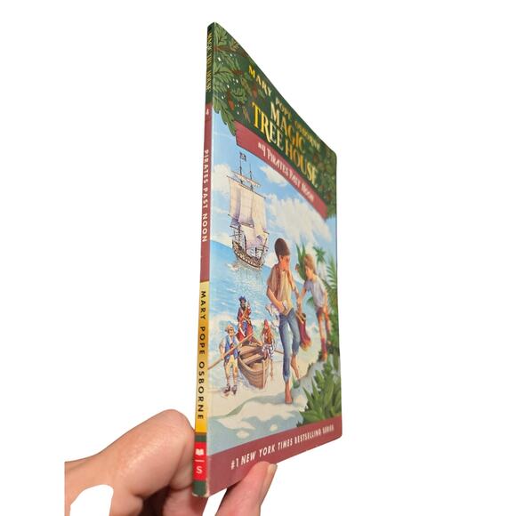 MAGIC TREE HOUSE #4 PIRATES PAST NOON Mary Pope Osborne Chapter Book - Picture 4 of 7